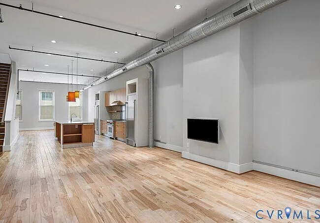 105 E Broad St #2B — Photo 4