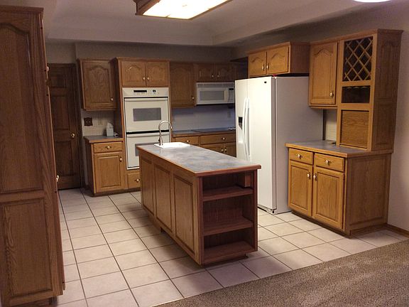 2nd image of 811 Kouns Ln