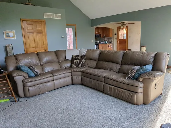 916 Milan Ave, Amherst, OH 44001