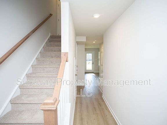 2nd image of 8 Foxwood Dr