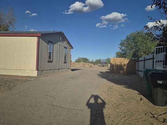 2nd image of 716 4th St SW
