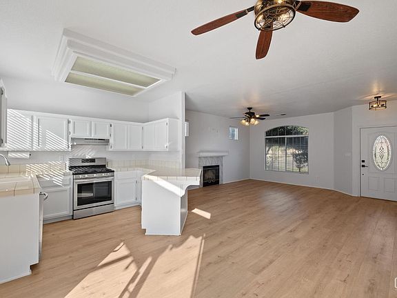 5th image of 10821 Tivoli Ct