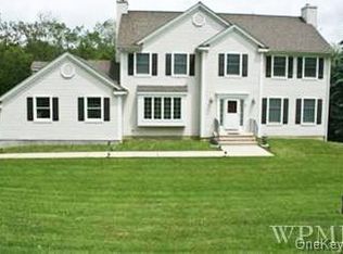 84 Wood St, Mahopac, NY 10541