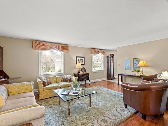 5th image of 5936 Daleview Dr