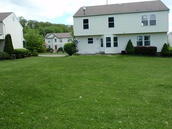 4th image of 538 Grandshire Dr