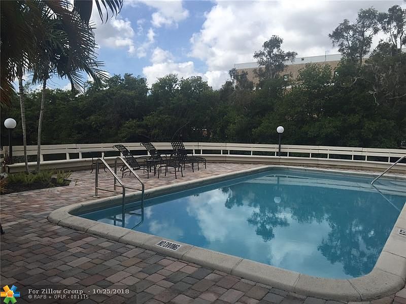 1st image of 1400 NE 54th St APT 206