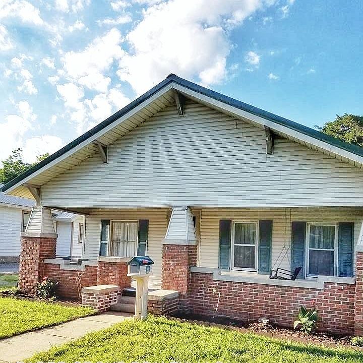 1st image of 827 E Osage Ave