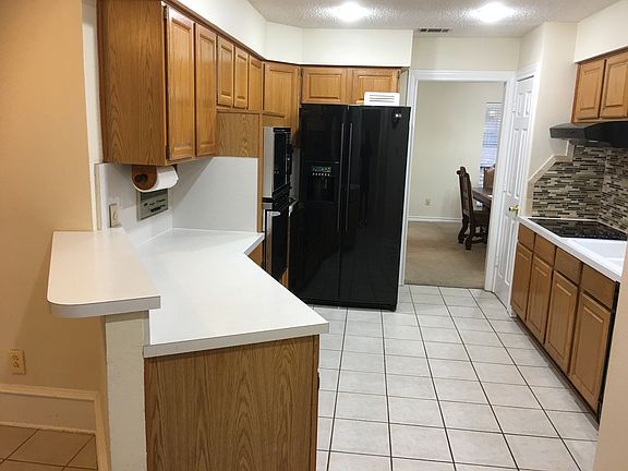 3rd image of 1416 Hyde Park Ln