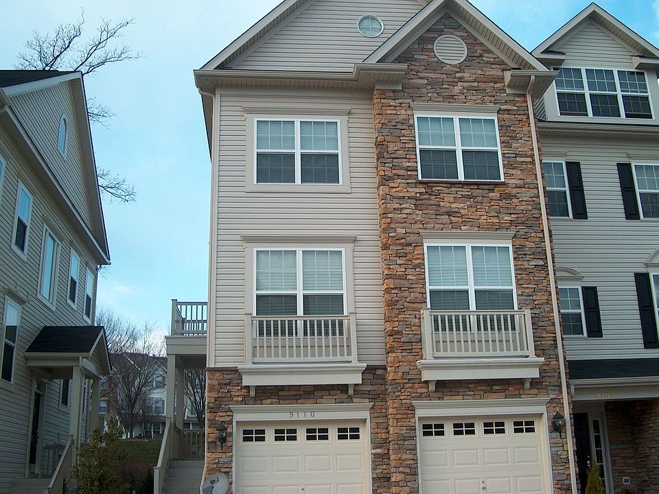 Four levels two car garage townhome