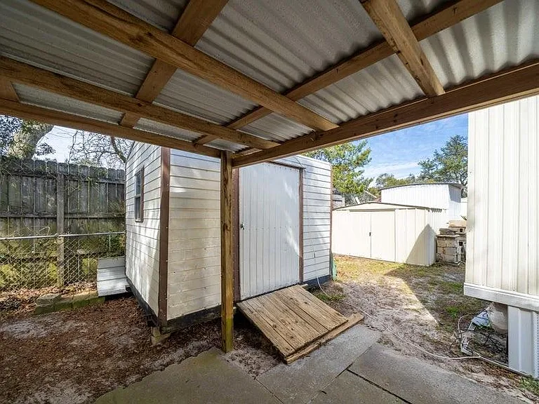 351 Palm Dr — Photo 19
