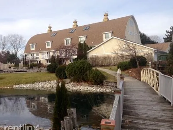 28641 Lake Dr Unit 5, Waterford, WI 53185