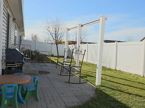 4th image of 1738 Province Ln