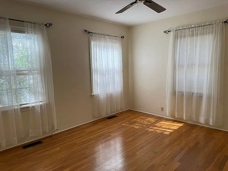 626 Adams Ave — Photo 8