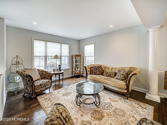 5th image of 5 W Parsonage Way