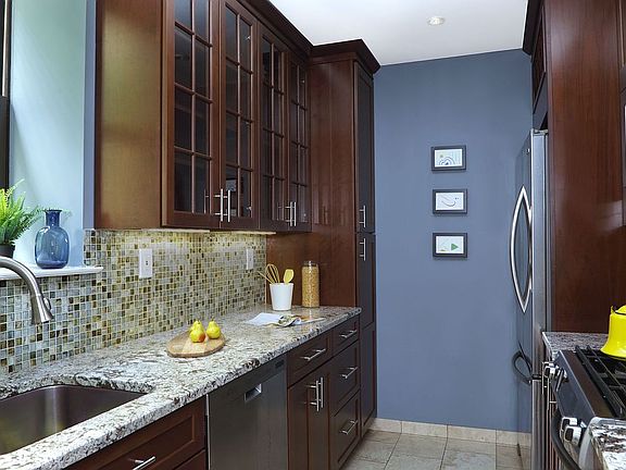4th image of 319 Saint Johns Pl Unit 1D