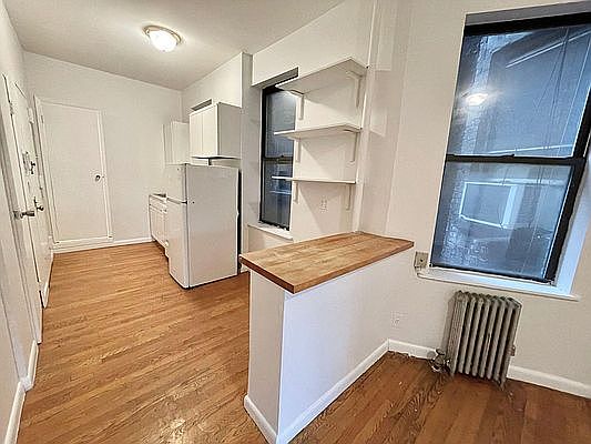 2nd image of 222 E 27th St APT 9