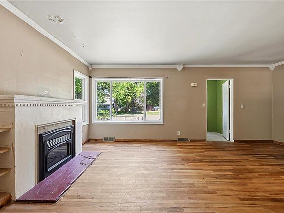 3rd image of 1529 Junction Ave