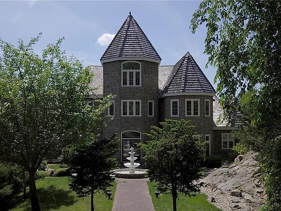 2nd image of 31 Wyngate Dr