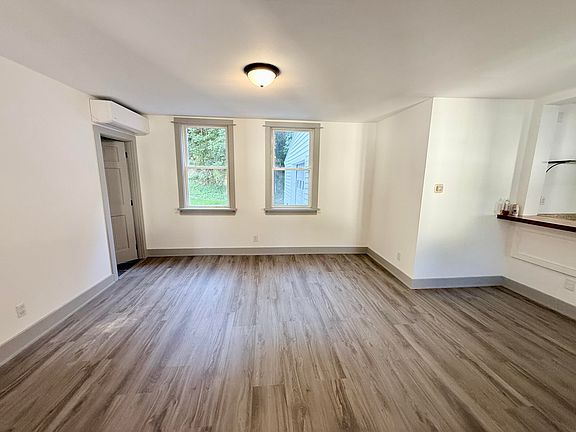 4th image of 20 Beach St