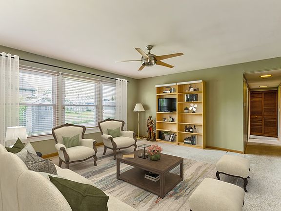 4th image of 221 Grant Dr