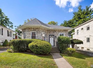 332 Hillside Ave, Leonia, NJ 07605