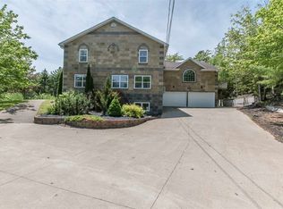 536 Lockview Rd, Fall River, NS B2T1J1