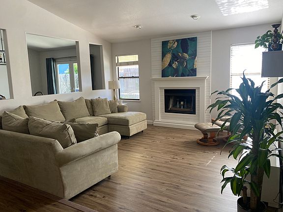 4th image of 876 River Bluff Ct