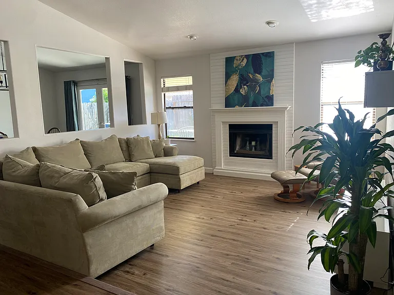 876 River Bluff Ct — Photo 4