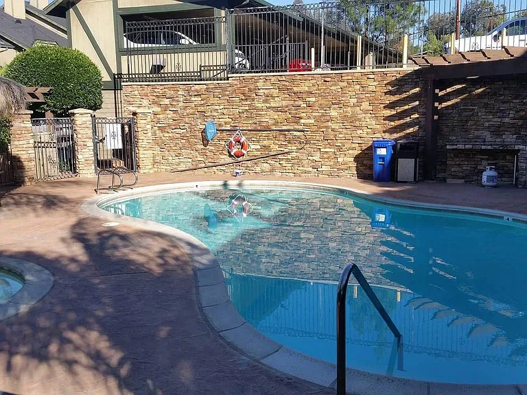Pool & Spa