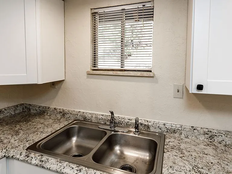 37 Delaware Rd — Photo 17