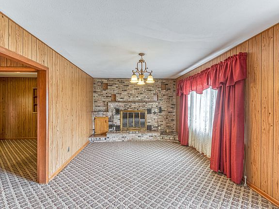 5th image of 45 Brumley Dr N