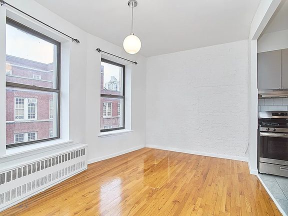 2nd image of 241 W 113th St APT 6A
