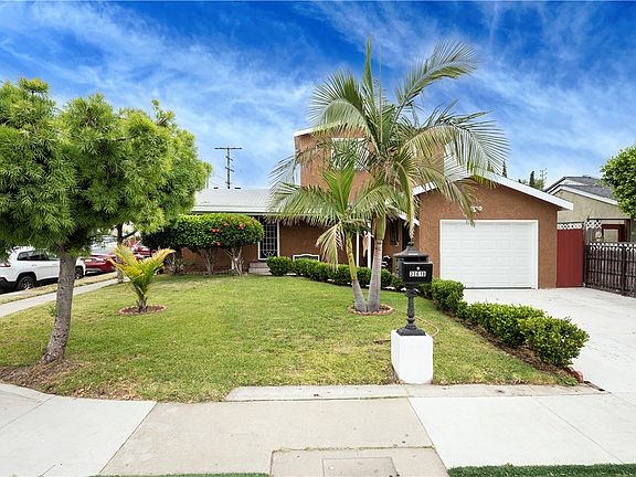 4th image of 3761 W 115th St #2