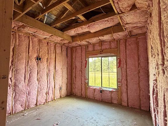 5th image of 18003 Spruce St