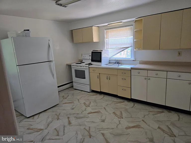 618 Biggs Ave — Photo 18