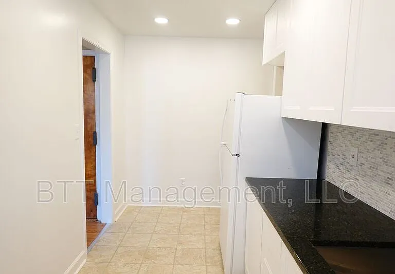 8802 Plymouth St #6 — Photo 23