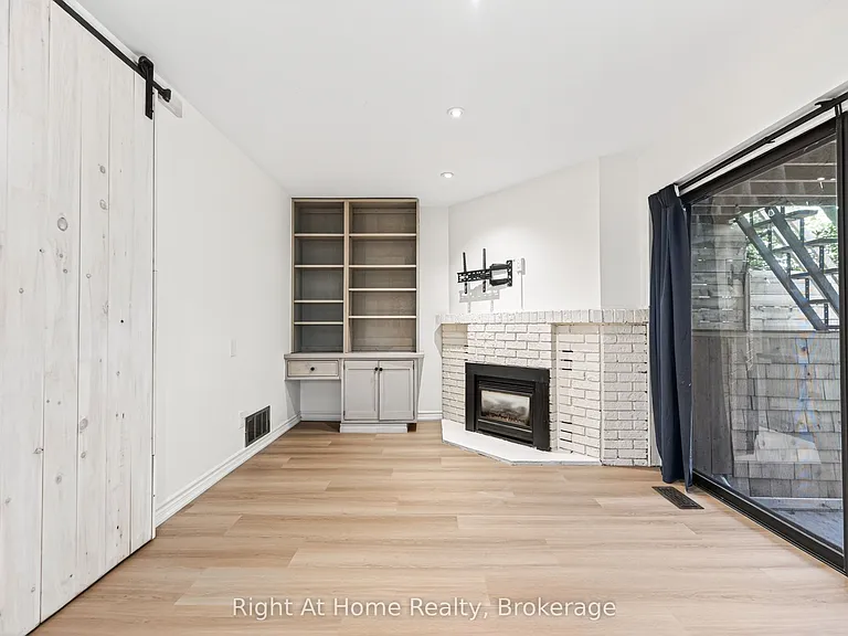 109 Brant St — Photo 39
