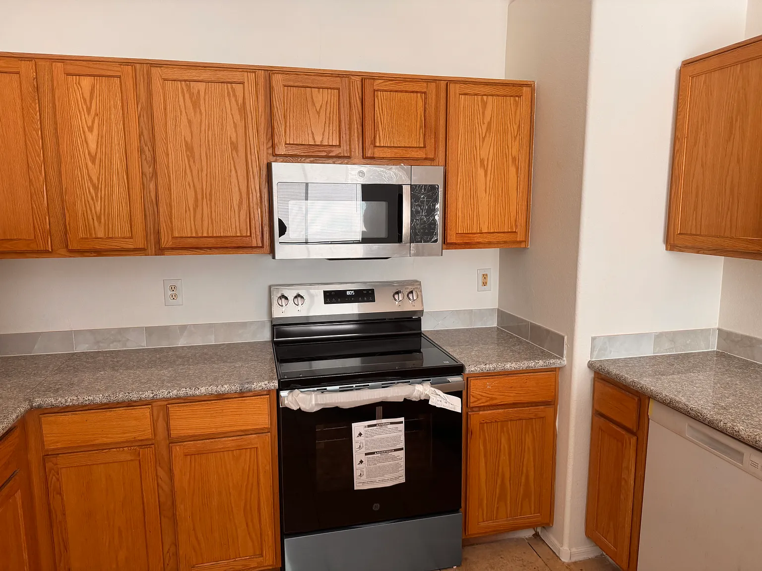 3 bed, 1600 sqft, $1,795 — Photo 3