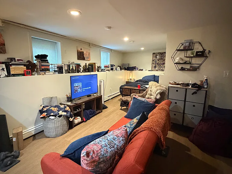 35 N Margin St #B — Photo 6