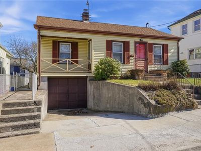32 Crawford St, Cranston, RI, 02910