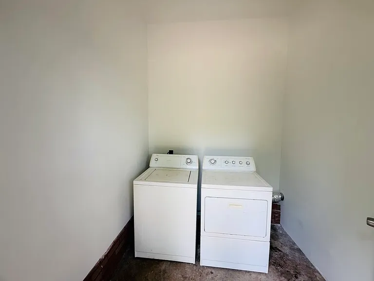 304 E Barr St — Photo 26