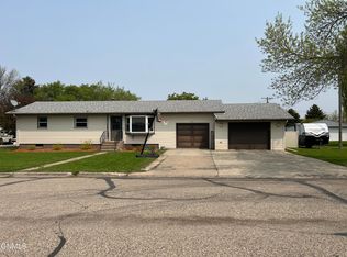 305 2nd St S, Wilton, ND 58579