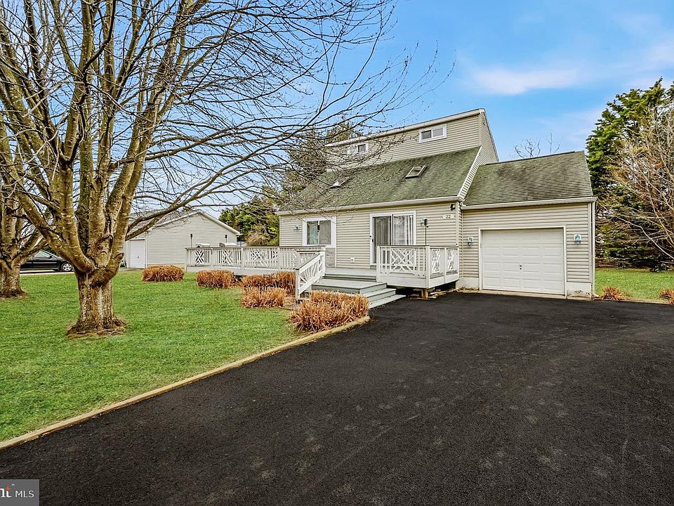 1st image of 22 Vassar Dr