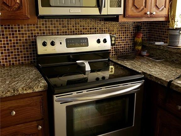 4th image of 1010 E Buchanan Dr N