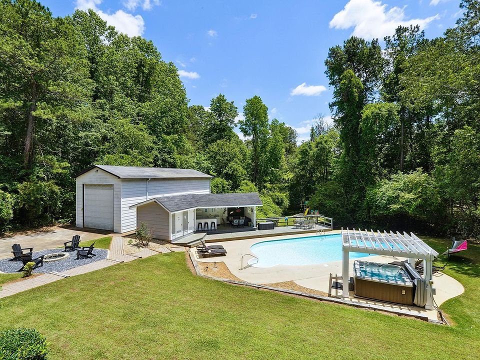 Pool ONLY OPEN May - September, HotTub open ALL YEAR. (Lounge chairs, pool bathroom, pool kitchen sink only usable/open in summer pool season)
