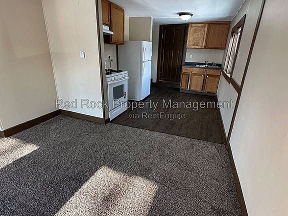 2nd image of 171 1/2 Linn St