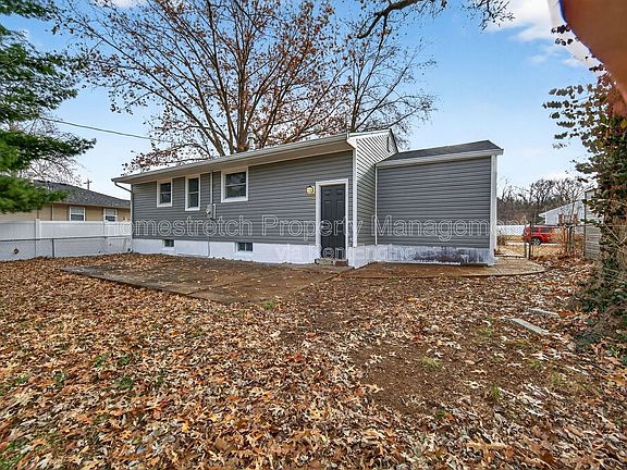 5th image of 315 Saint Anthony Ln