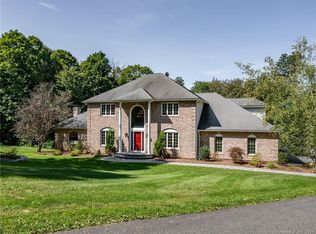 38 Hunters Ridge Rd, Southbury, CT 06488