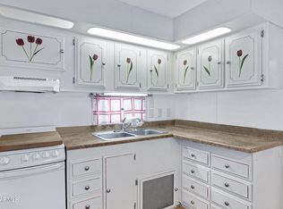 600 S Idaho Rd #827, Apache Junction, AZ 85120