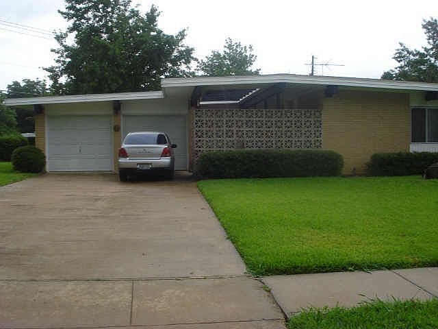 1st image of 722 Lexington Dr